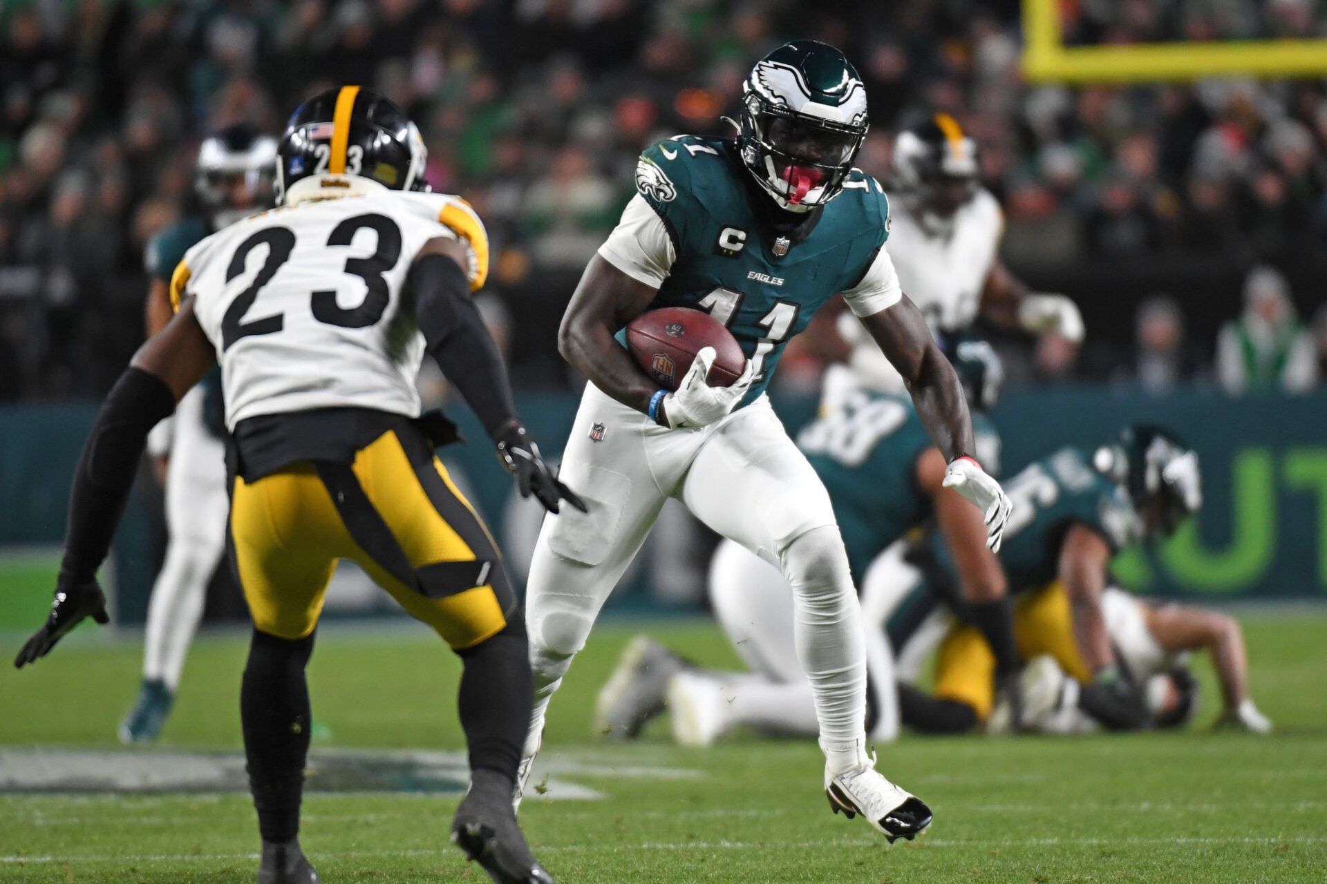 AJ Brown Injury Update: Whats the Latest Word? Find Out If Hes In or Out!
