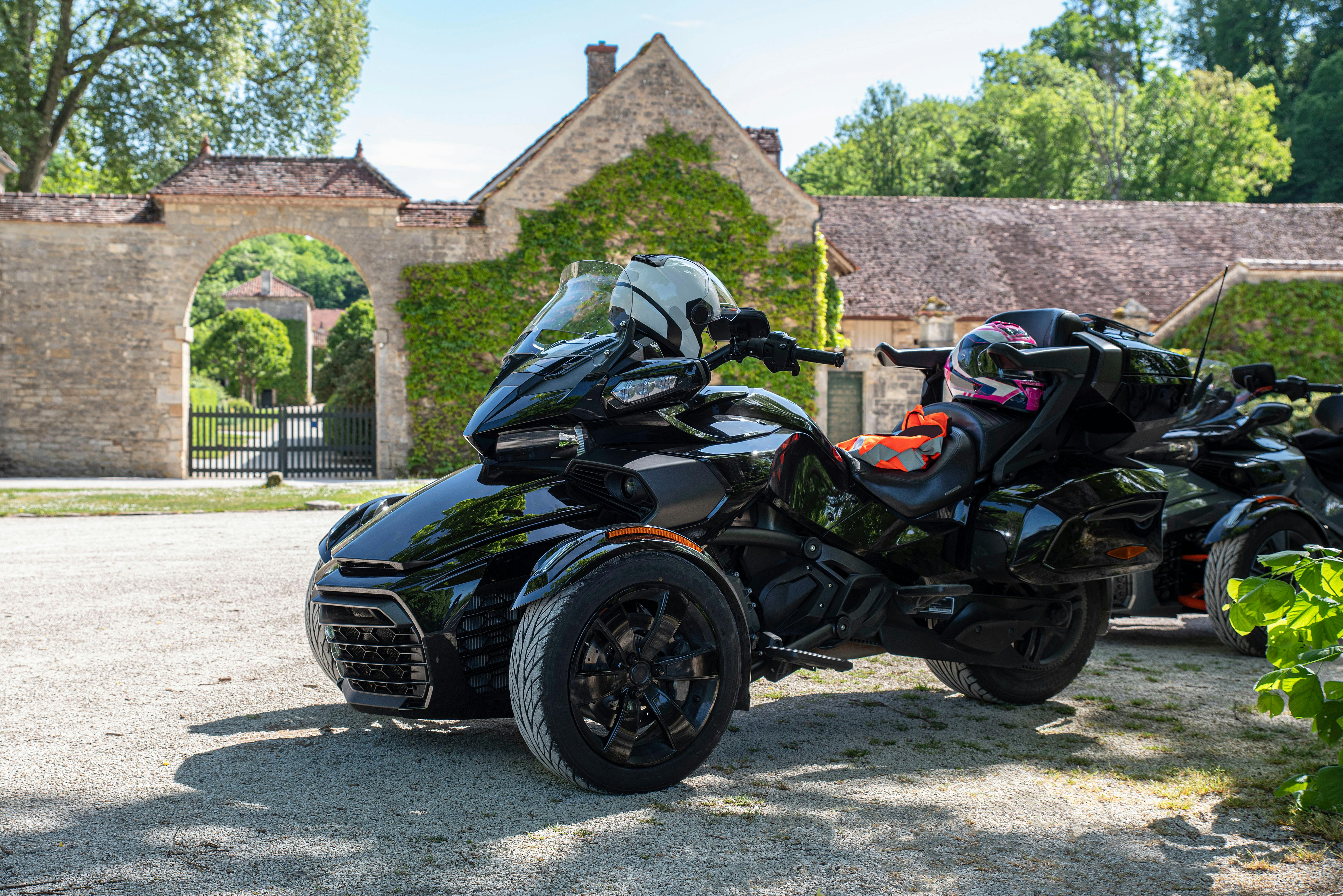 Three wheeler motorcycle: Everything you need to know!