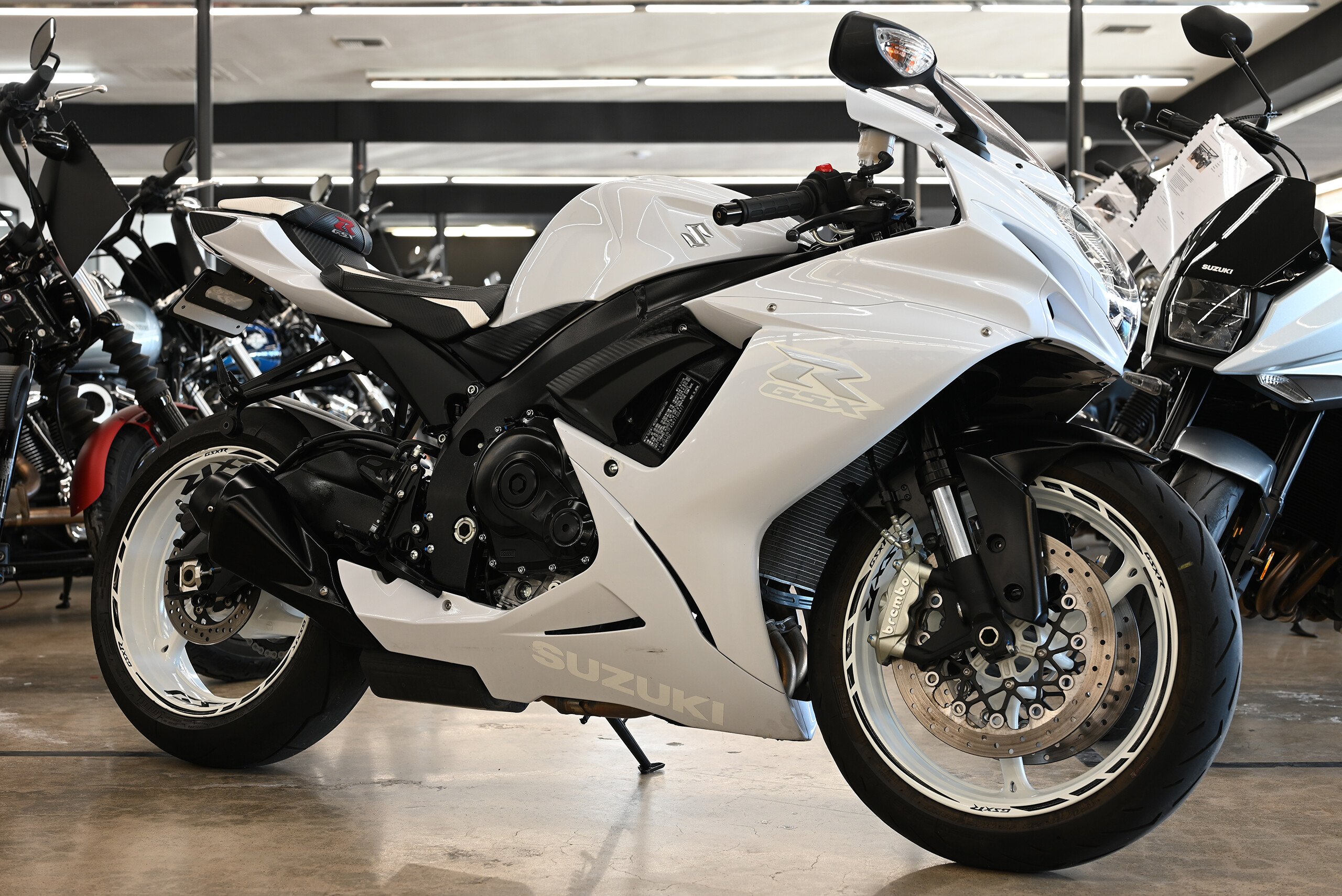 gsxr 600 for Sale: Find Your Dream Bike at the Best Price.