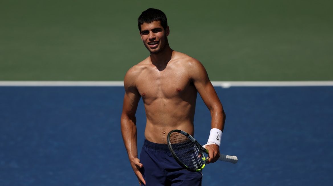 Carlos Alcaraz Shirtless: Why Fans Cant Get Enough of These Pics