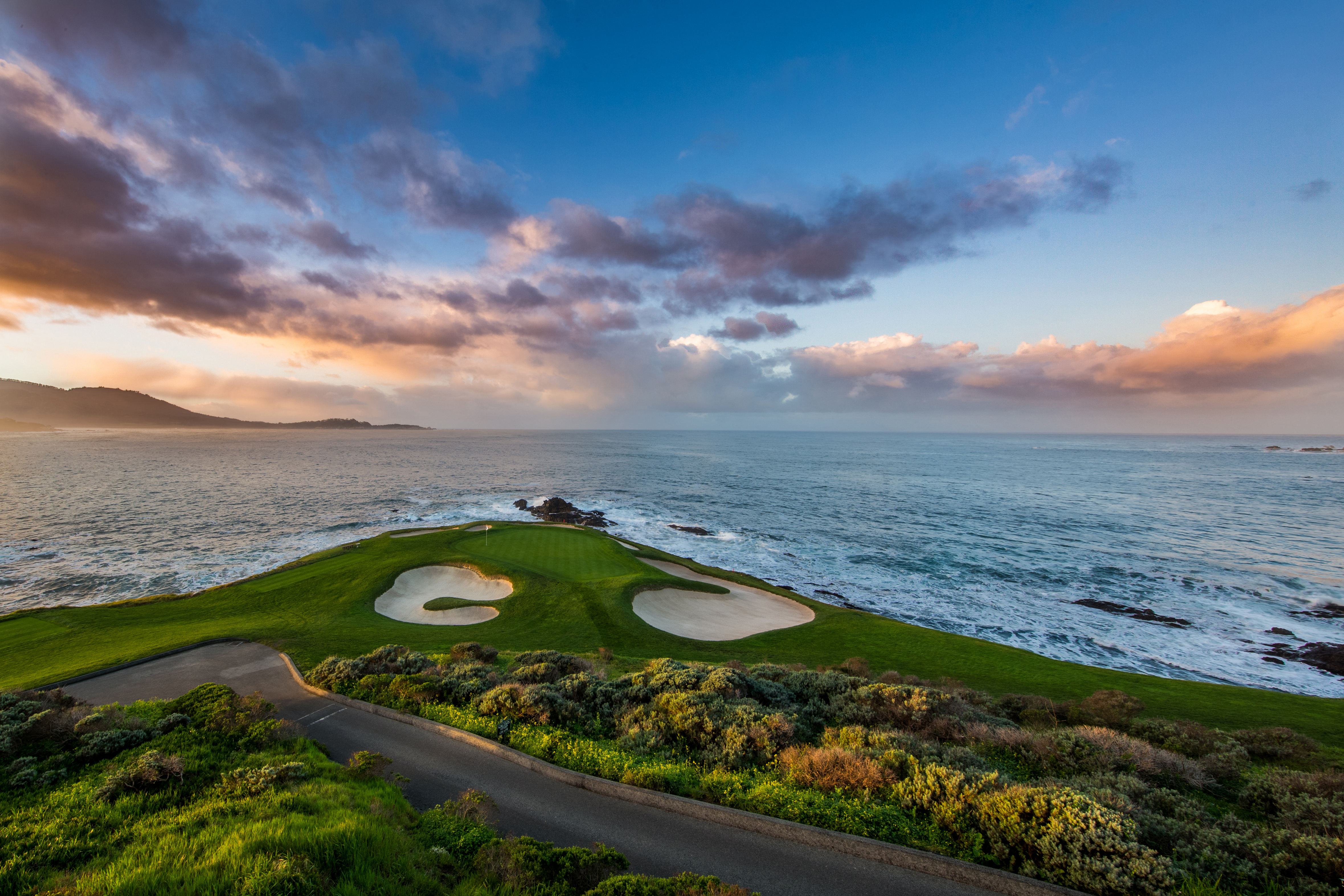 Star-Studded Pebble Beach: Get the Scoop on the Celebrities Living There!