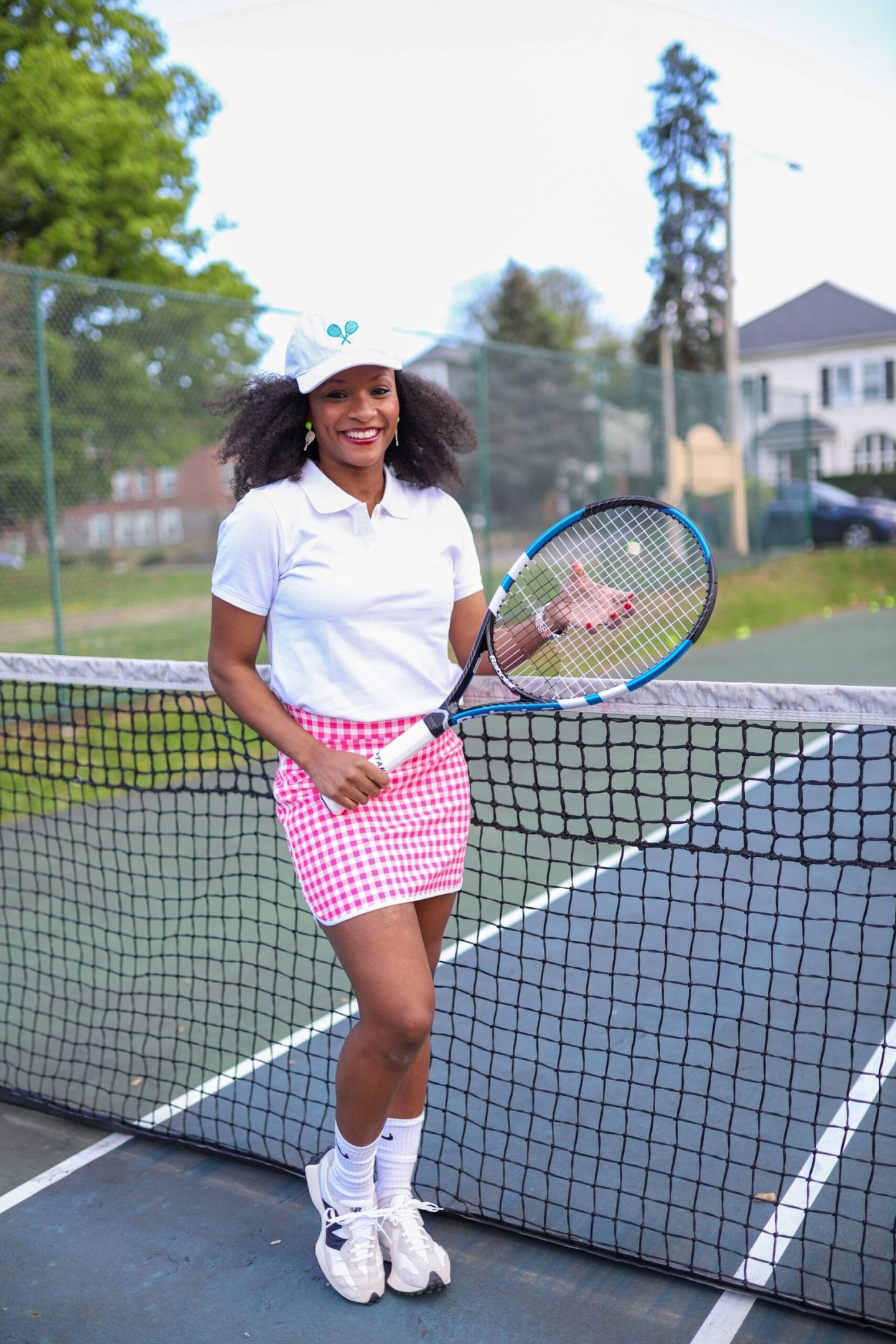 Groot in tennis outfit: How to achieve this fun look? Tips on creating your own Groot-inspired tennis outfit and accessories.