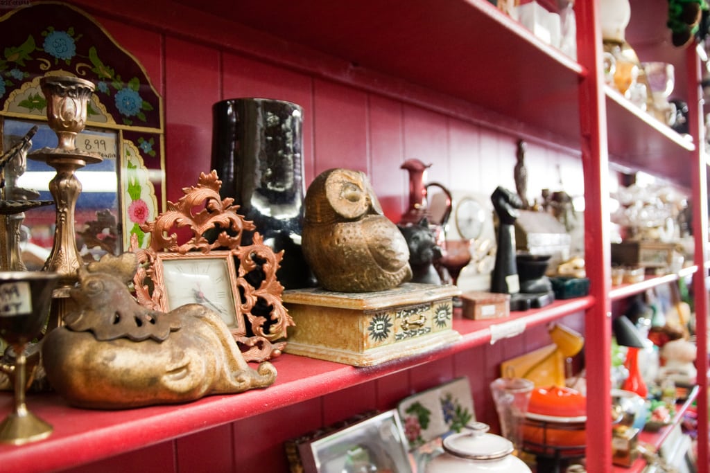 Knick Knacks NYT: Decorating Your Home with Charming Little Trinkets, a Simple Guide