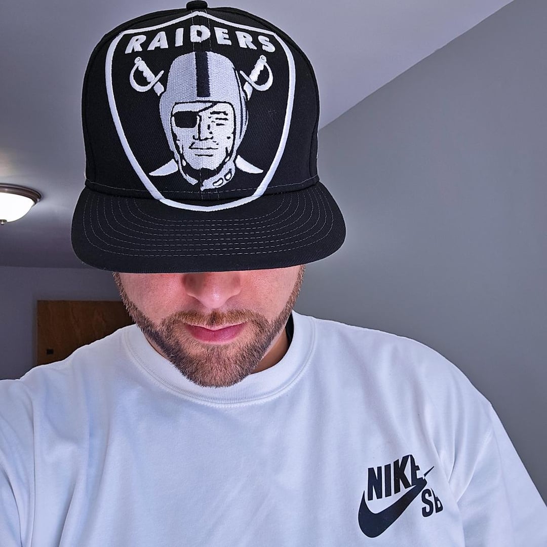 Giant Raiders Hat: Is It Worth It? Check Out Our Honest Review Before You Buy.