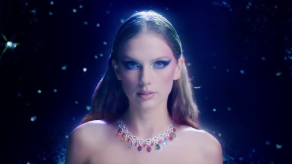 Taylor in Vegas: Whats She Up To? Heres Everything You Need to Know!