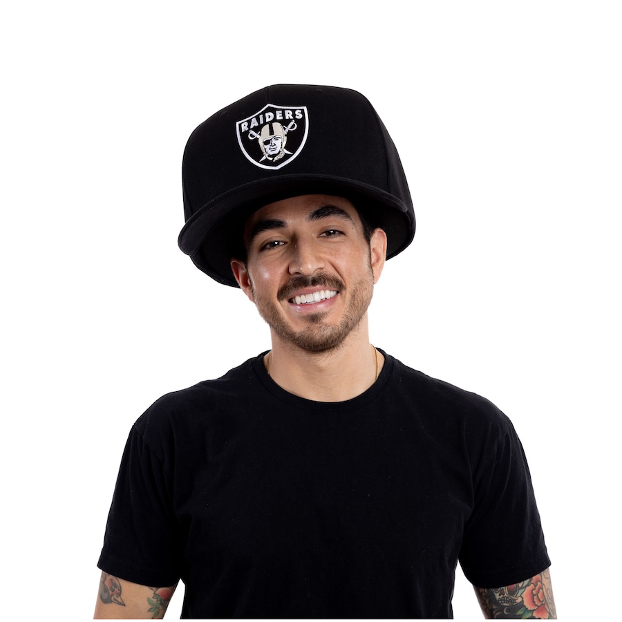 Giant Raiders Hat: Is It Worth It? Check Out Our Honest Review Before You Buy.