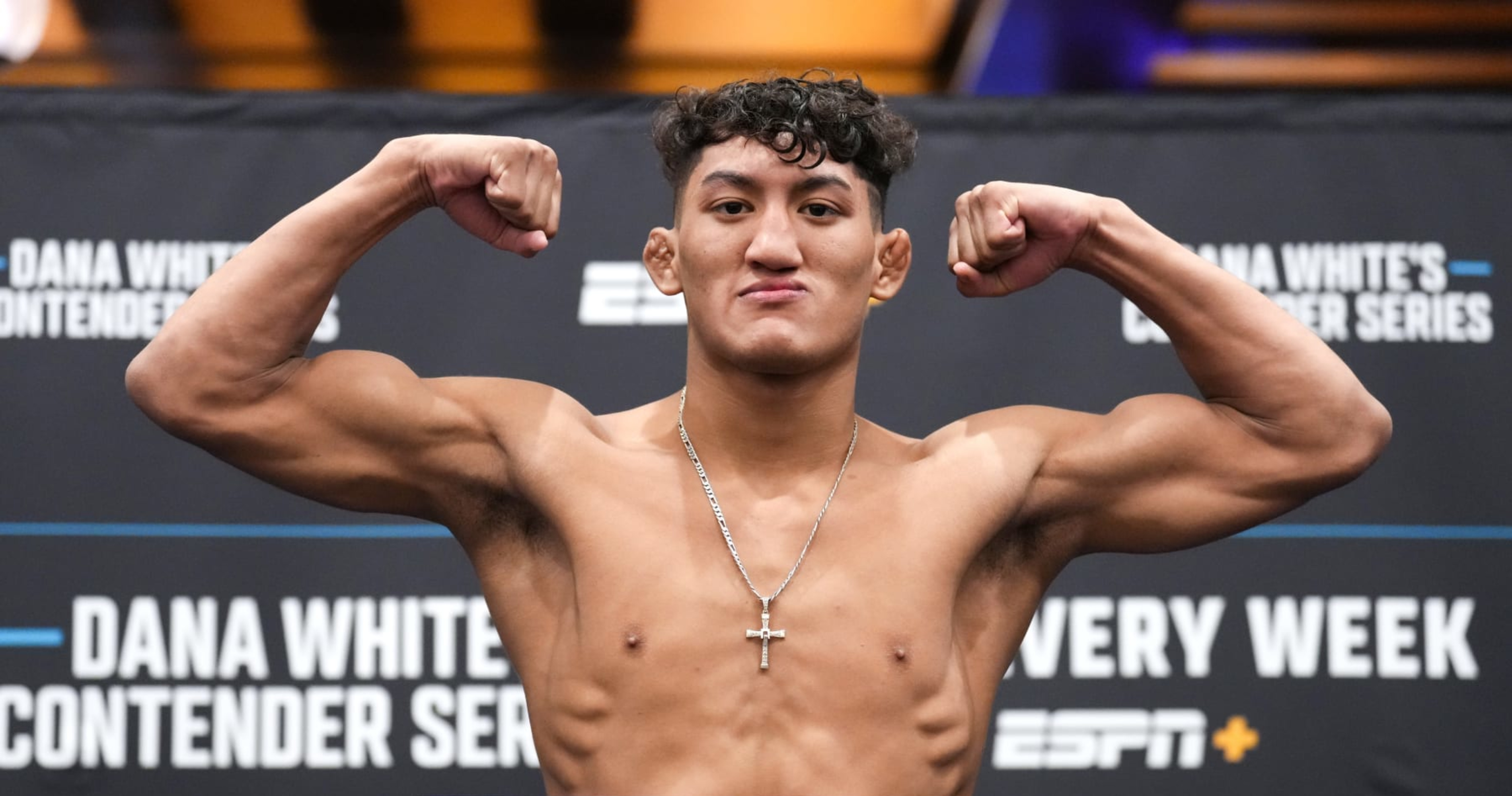 How good is raul rosa jr? Check out his impressive fighting record!