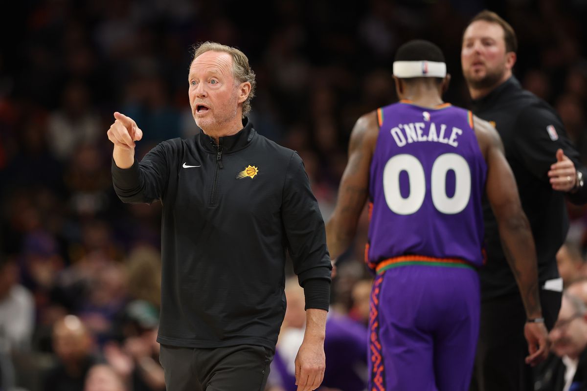 Suns Injuries: A Big Problem? Impact on the Teams Performance and Playoff Hopes