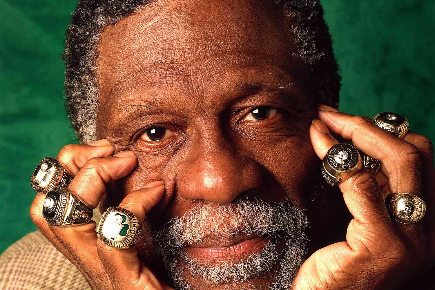 Bill Russell Obituary: The Legend Has Died (Fans and Players Pay Tribute to the Great)
