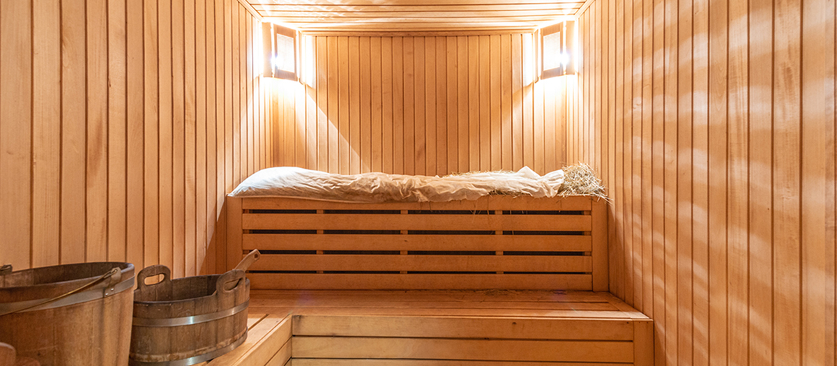 Health Perks for Guys in Steam Room: Sweat Out the Toxins!