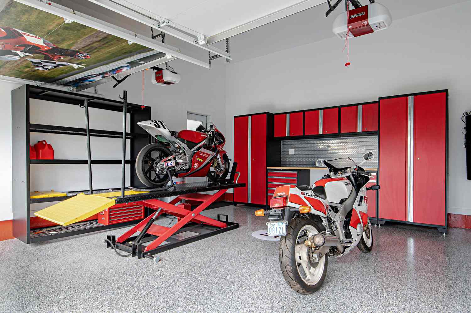 What are the best garage ideas for motorcycles? Organize your space with these top tips.