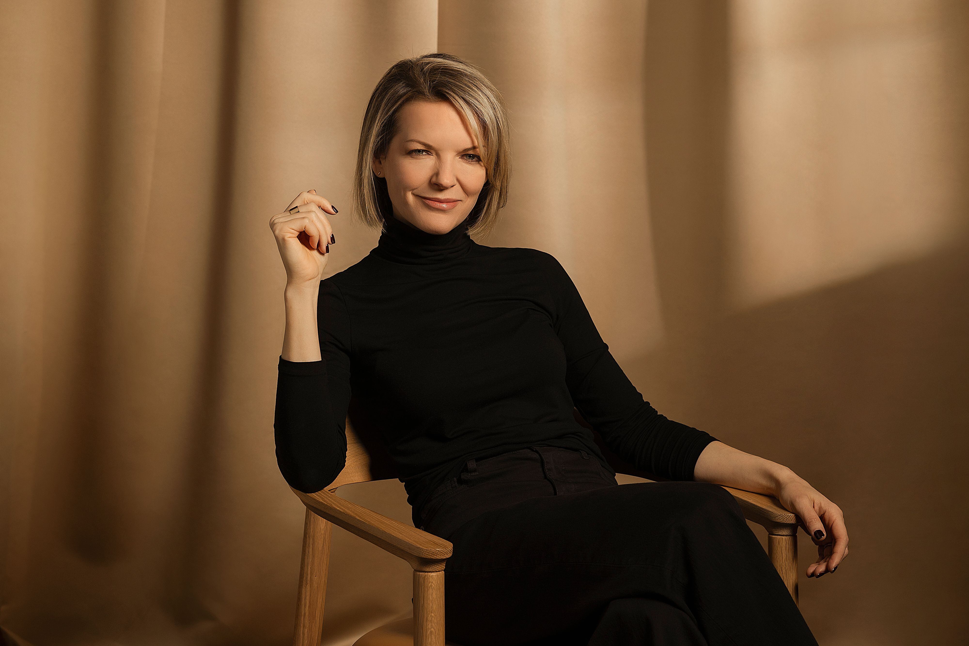 Want the latest updates on Hope Villeneuve? Get all the recent news about her life and work.