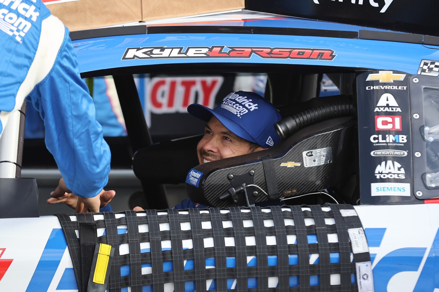 Who won the big race at Bristol Motor Speedway? Get the complete race results from bristol right here today!