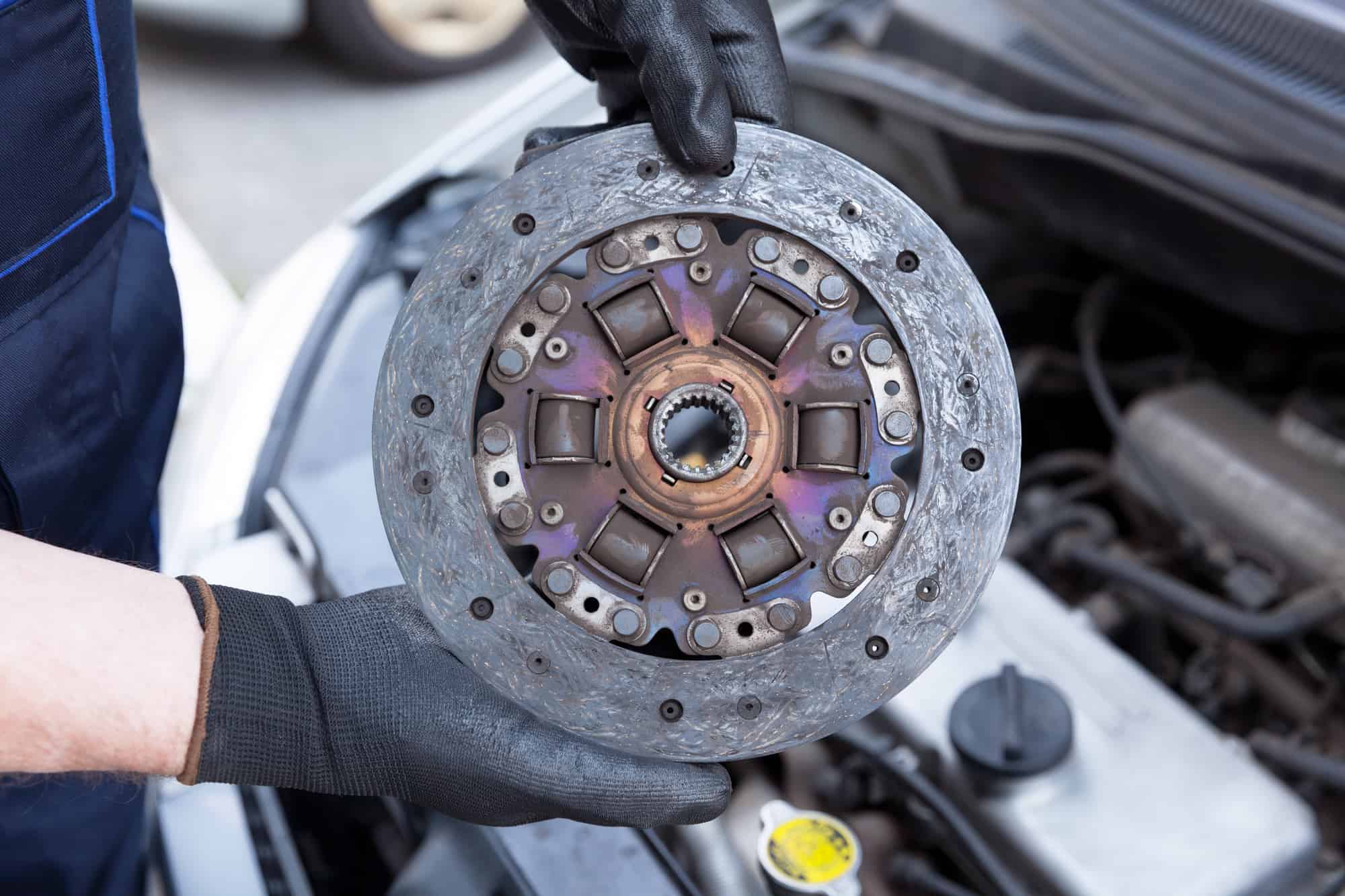 Do you really know what is riding the clutch? It is a very bad habit for your car!