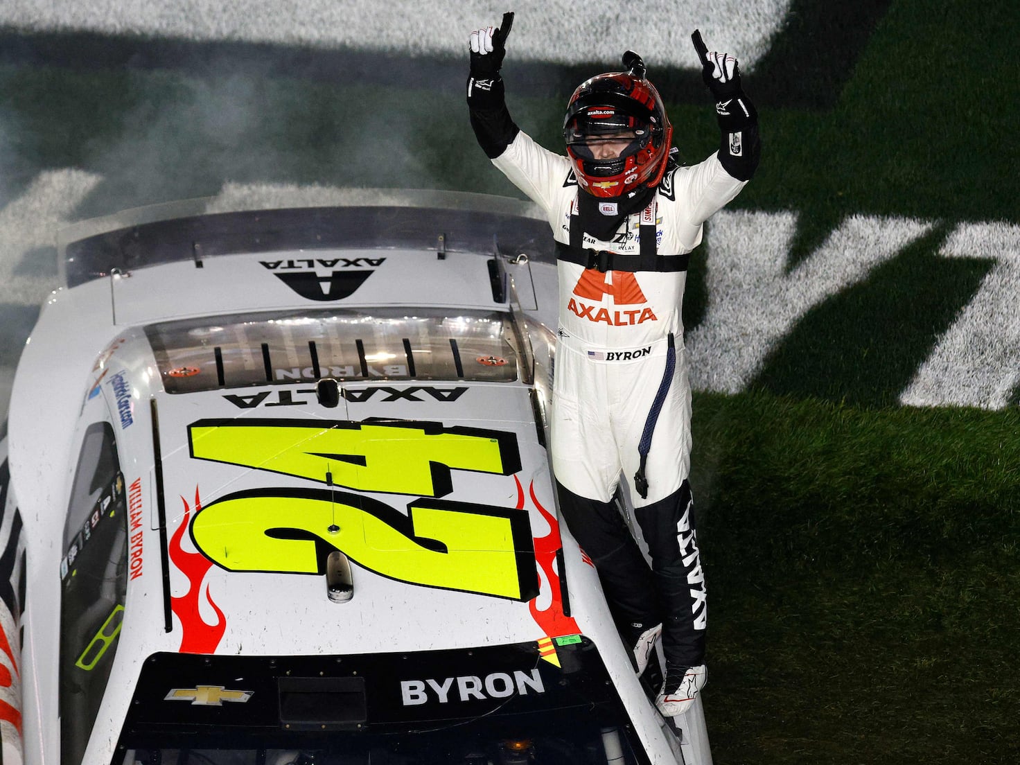 How much money can a race car driver make (Exploring the real salaries of racing stars)