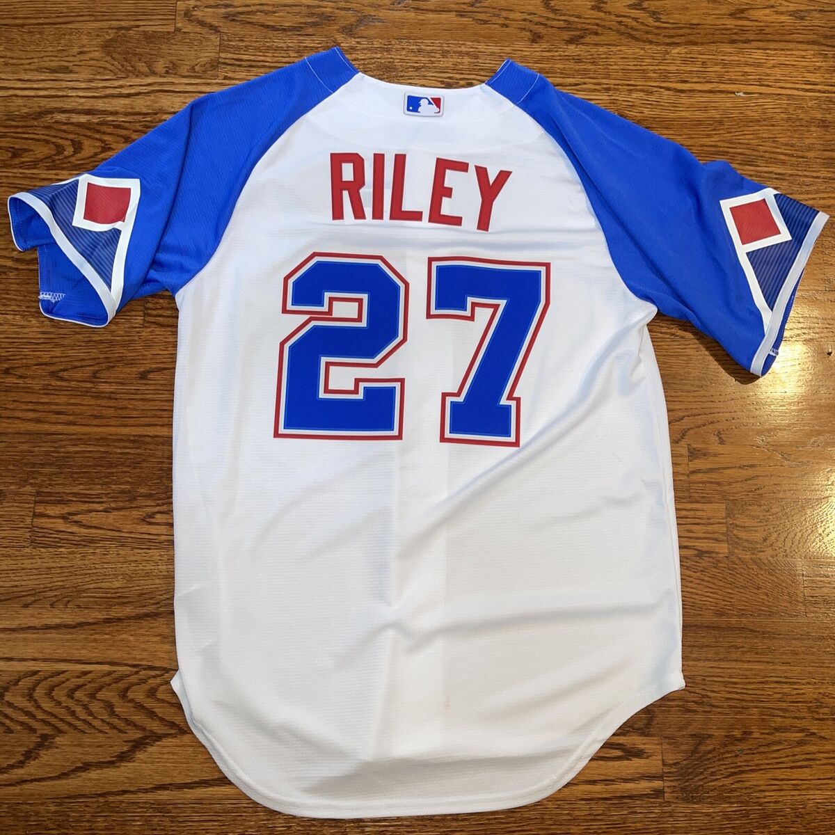 Looking for an affordable Austin Riley jersey? Find the best deals and discounts online right here!