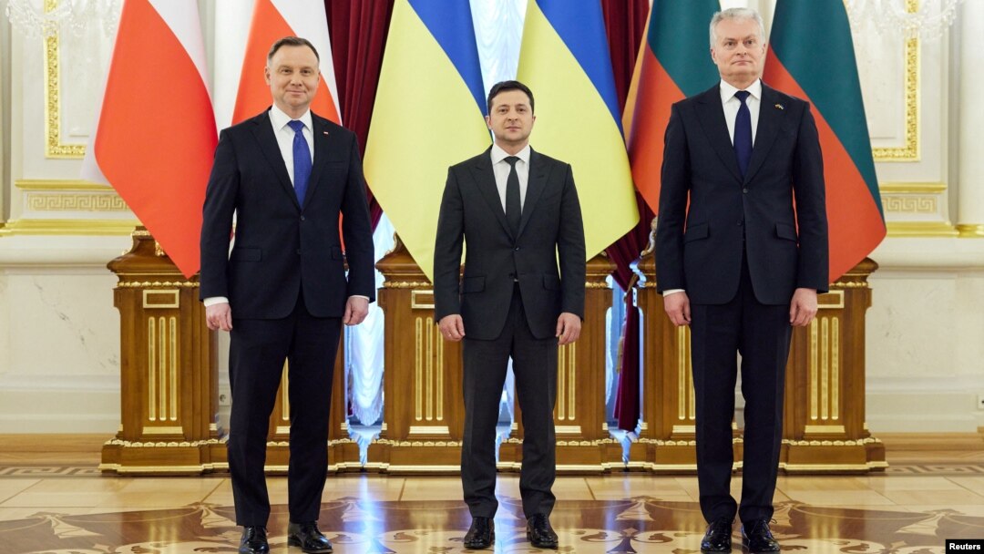 How tall is Andrzej Duda? Finding the real Duda height explained simply for everyone.
