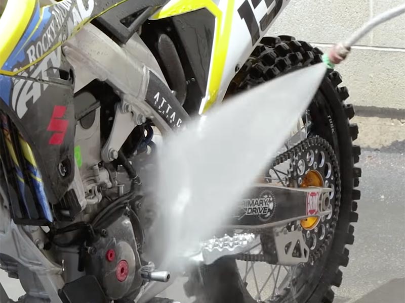 How to care for a dirt bike? Keep it like new with these basic maintenance tricks.