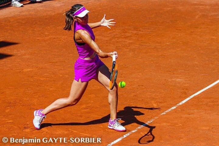 How does Veronika Tennis play? Discover her unique tennis style and awesome skills on court.