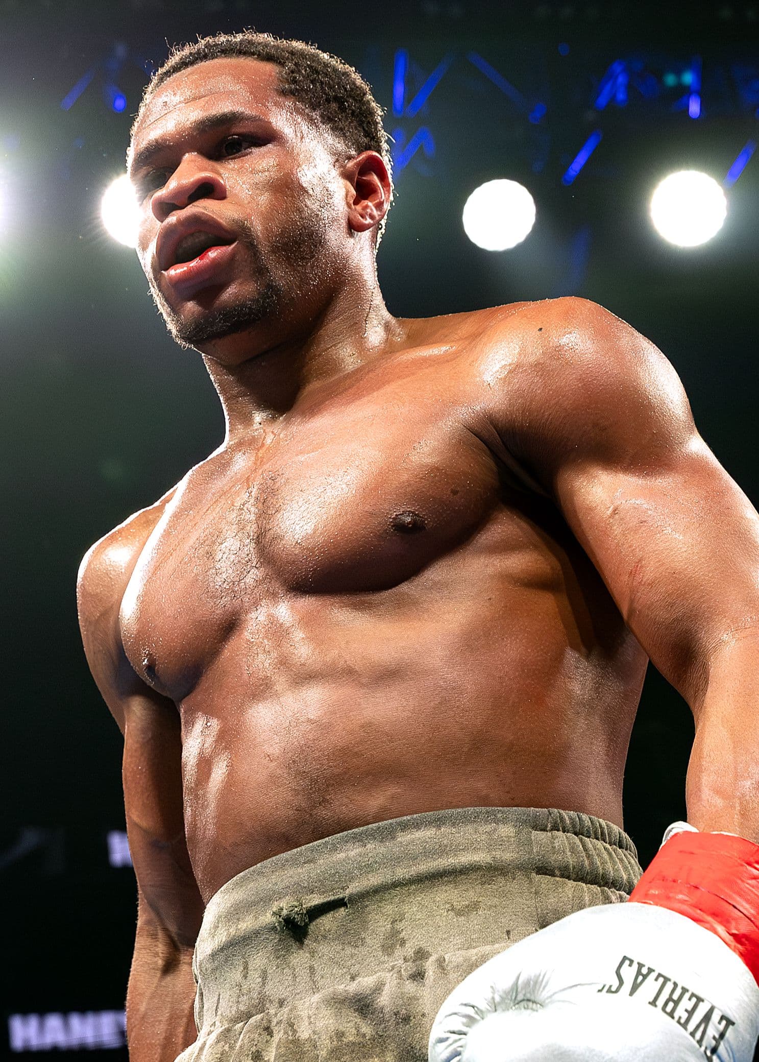 How tall is Devin Haney exactly? (Weve got the boxers official height stats right here for you)