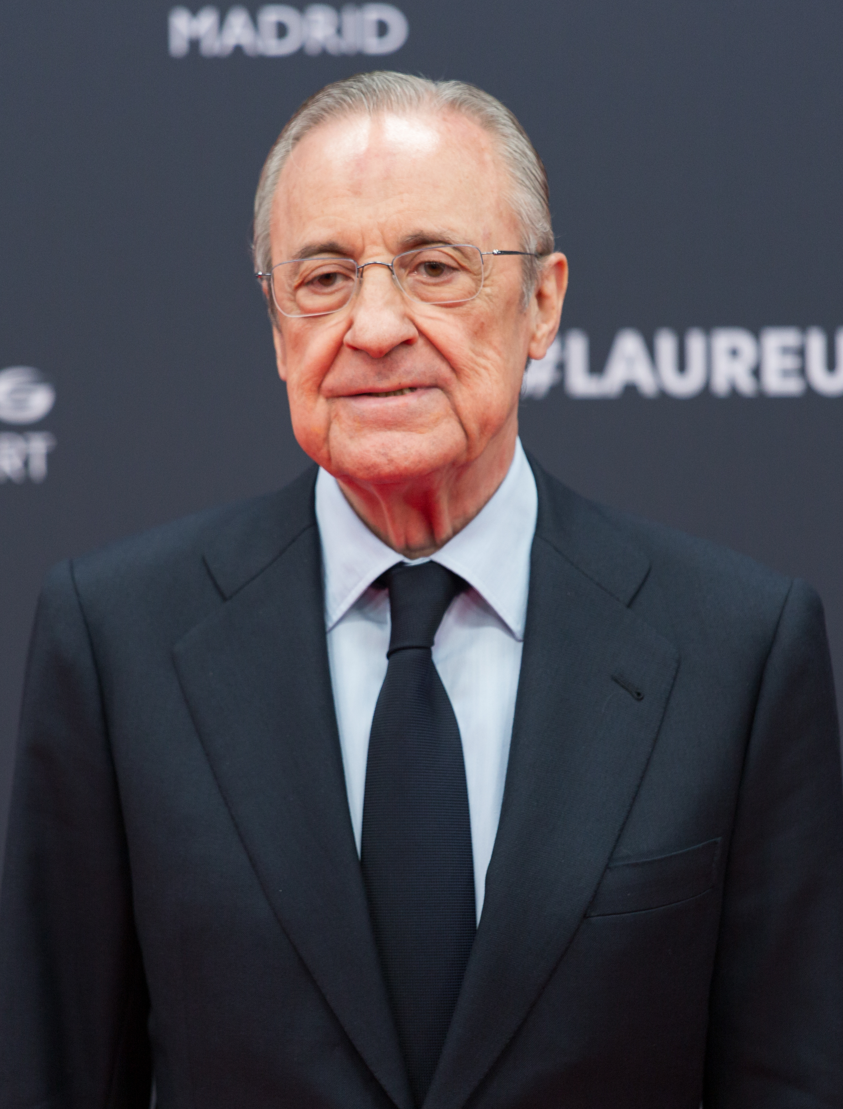 Ruler of Real Madrid: The Coach or the President?