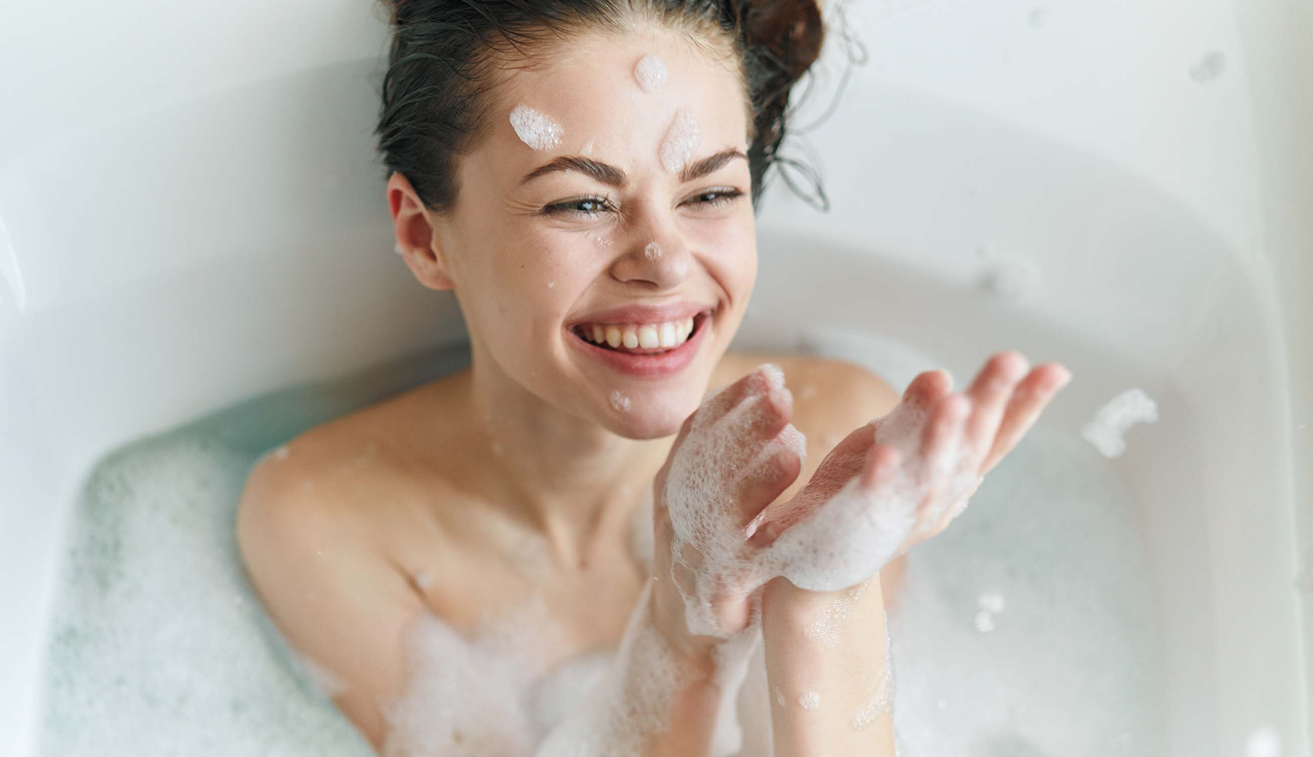 What makes women in bath feel so good (Discover secrets for your most refreshing bath time)