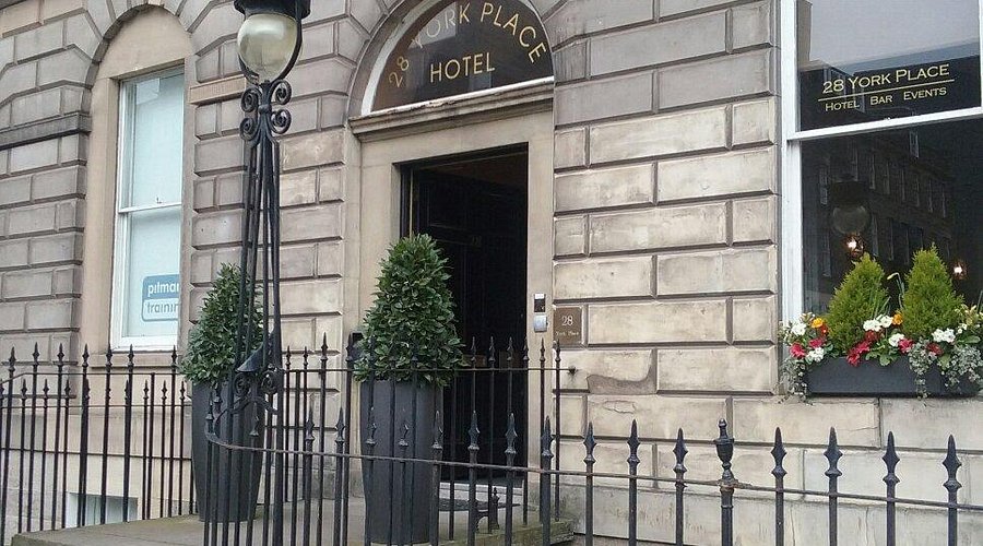 Why visit 28 York Place? Top reasons to explore it