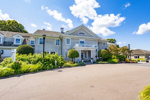 Driving to 2000 raynors way smithtown ny? (Simple tips for quick access)