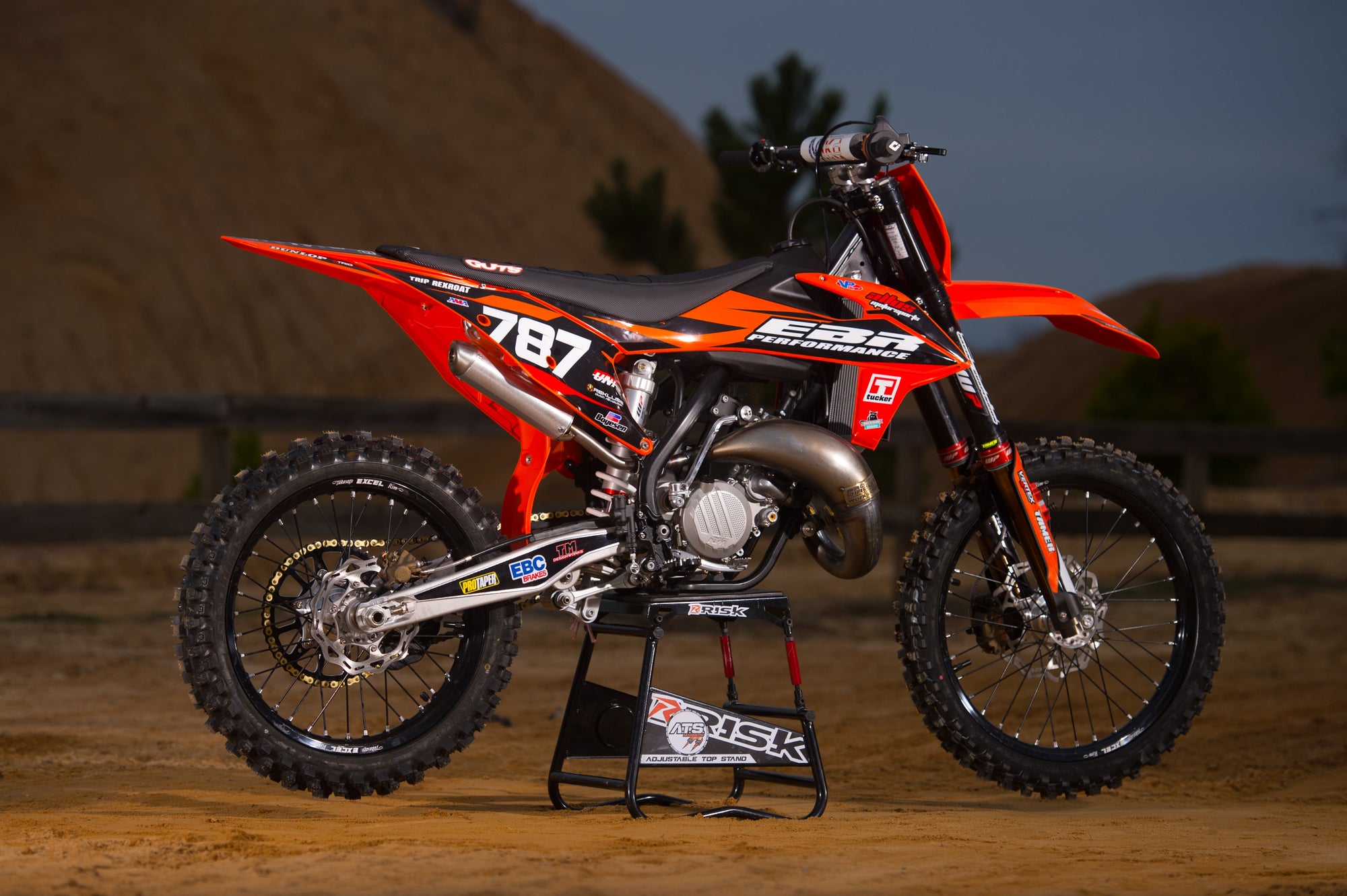 How to Choose a 125cc Four Stroke Dirt Bike? Check Top Features & Tips!