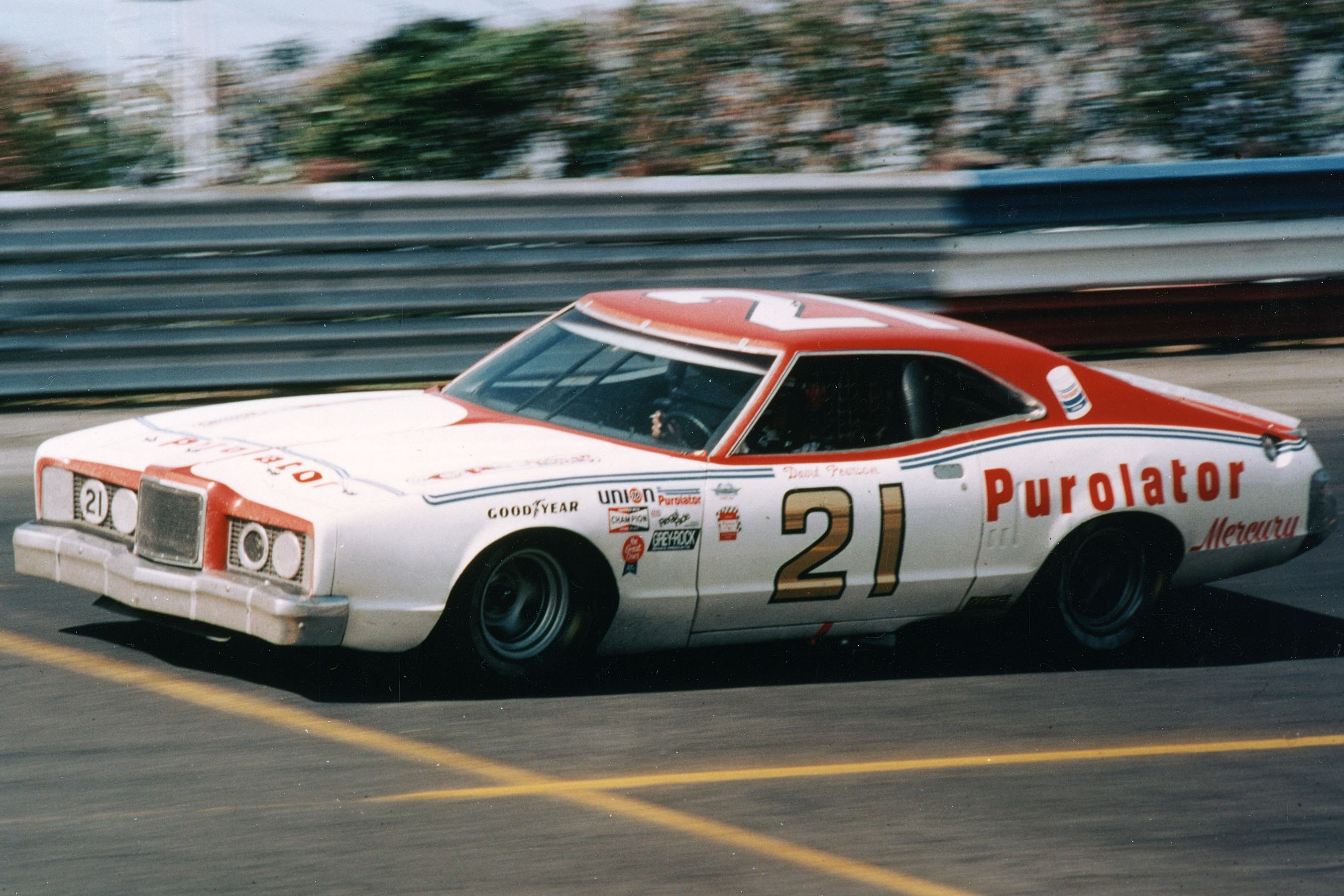 David Pearson NASCAR wins total: Find out how many victories he claimed!