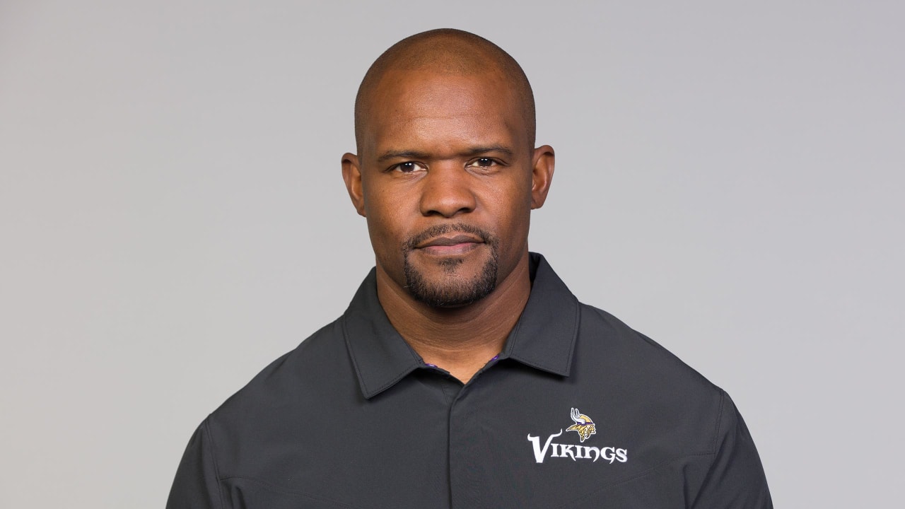 What Do We Know About Coach Chris Flores Wife? Key Facts Inside for You!